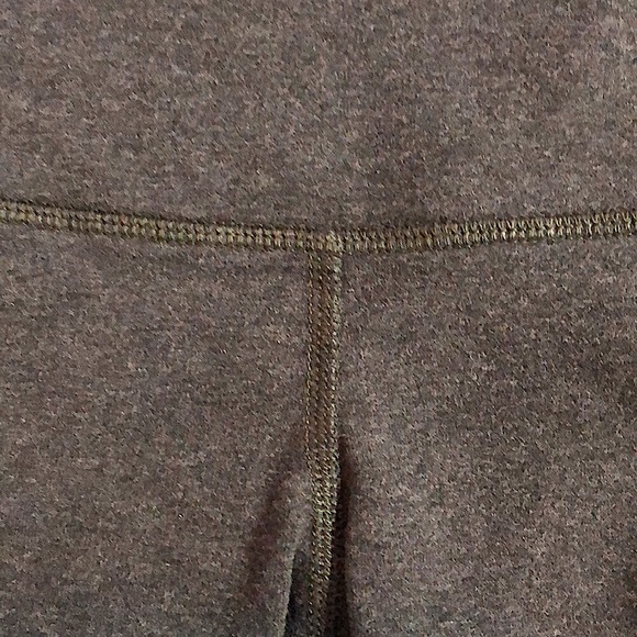 Lululemon Grey Wunder Train High-Rise Legging - Picture 3 of 16